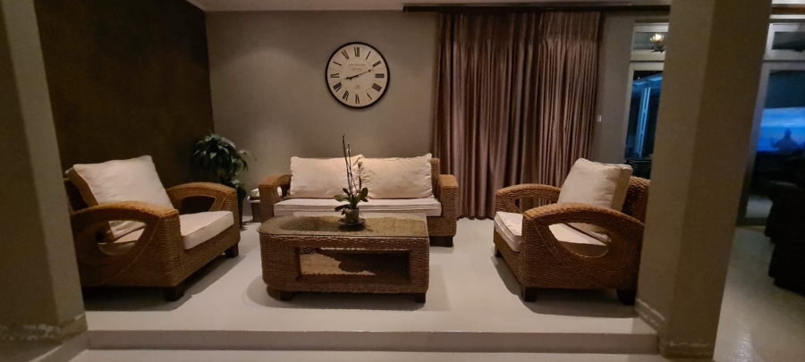 5 Bedroom Property for Sale in Gonubie Eastern Cape